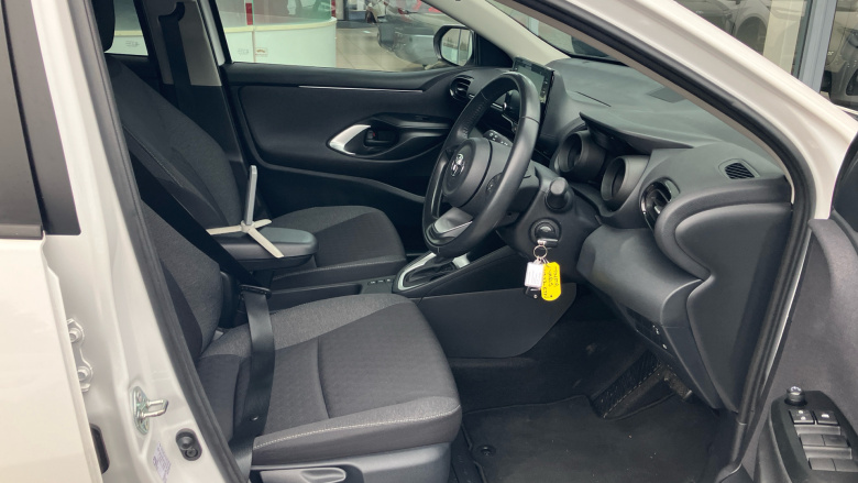 Toyota Yaris 1.5 Hybrid Design 5dr CVT Hybrid Hatchback